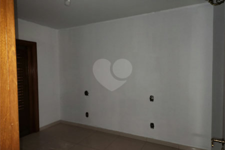 Sobrado à venda ou para alugar com 4 quartos, sendo 2 suítes, no Centro, Araraquara, SP