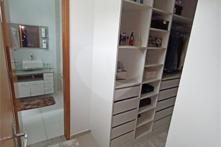 Casa à venda com 4 quartos, sendo 3 suítes, em Campo Grande, Rio de Janeiro, RJ