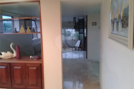 Triplex à venda ou para alugar com 4 suítes em Enseada, Guarujá, SP