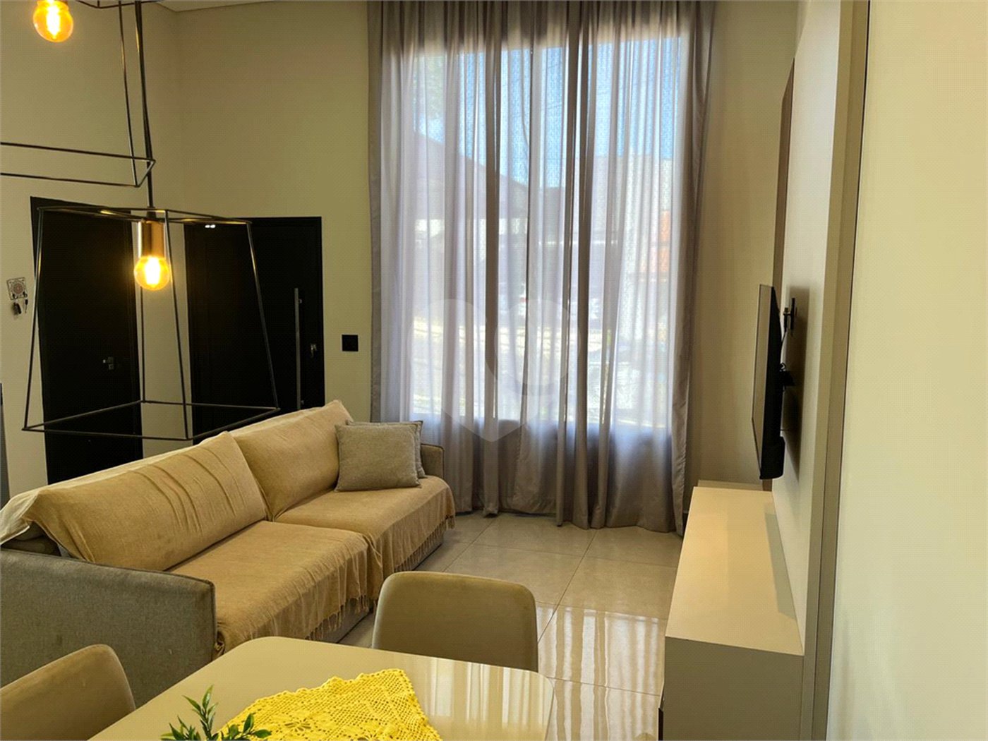 Casa à venda com 3 quartos, sendo 1 suíte, no condomínio Vila Paraty, Indaiatuba - SP