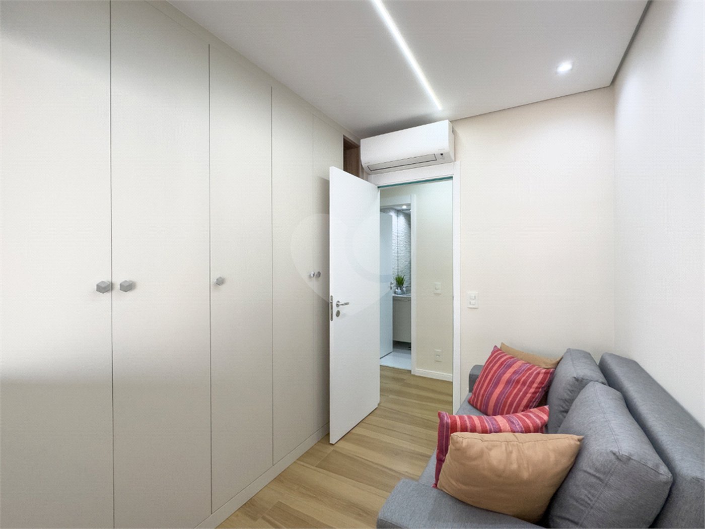 Apartamento à venda com 2 quartos, sendo 1 suíte,  em Jardim Prudência, São Paulo, SP