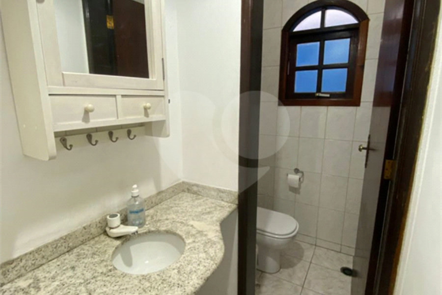 Sobrado à venda com 3 quartos, sendo 1 suíte, em Tremembé, São Paulo, SP