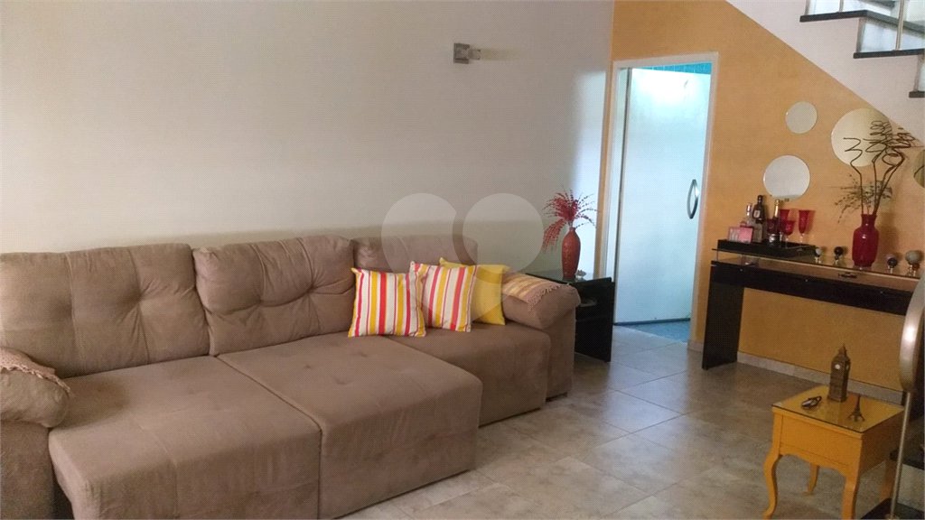 Sobrado à venda com 3 quartos, sendo 1 suíte,  em Parada Inglesa, São Paulo, SP