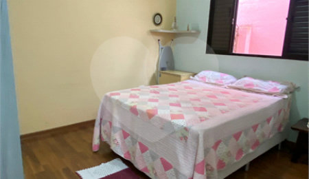 Casa à venda com 3 quartos, sendo 2 suítes, no condomínio Residencial Jardim Altos de Suzano, Suzano - SP