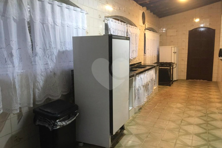 Chácara à venda com 4 quartos em Pirucaia, Mairiporã, SP