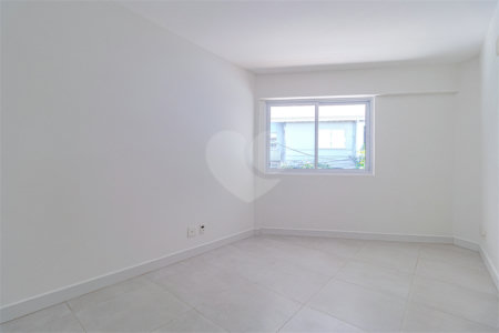 Apartamento à venda com 3 quartos, sendo 1 suíte, em Lagoa, Rio de Janeiro, RJ
