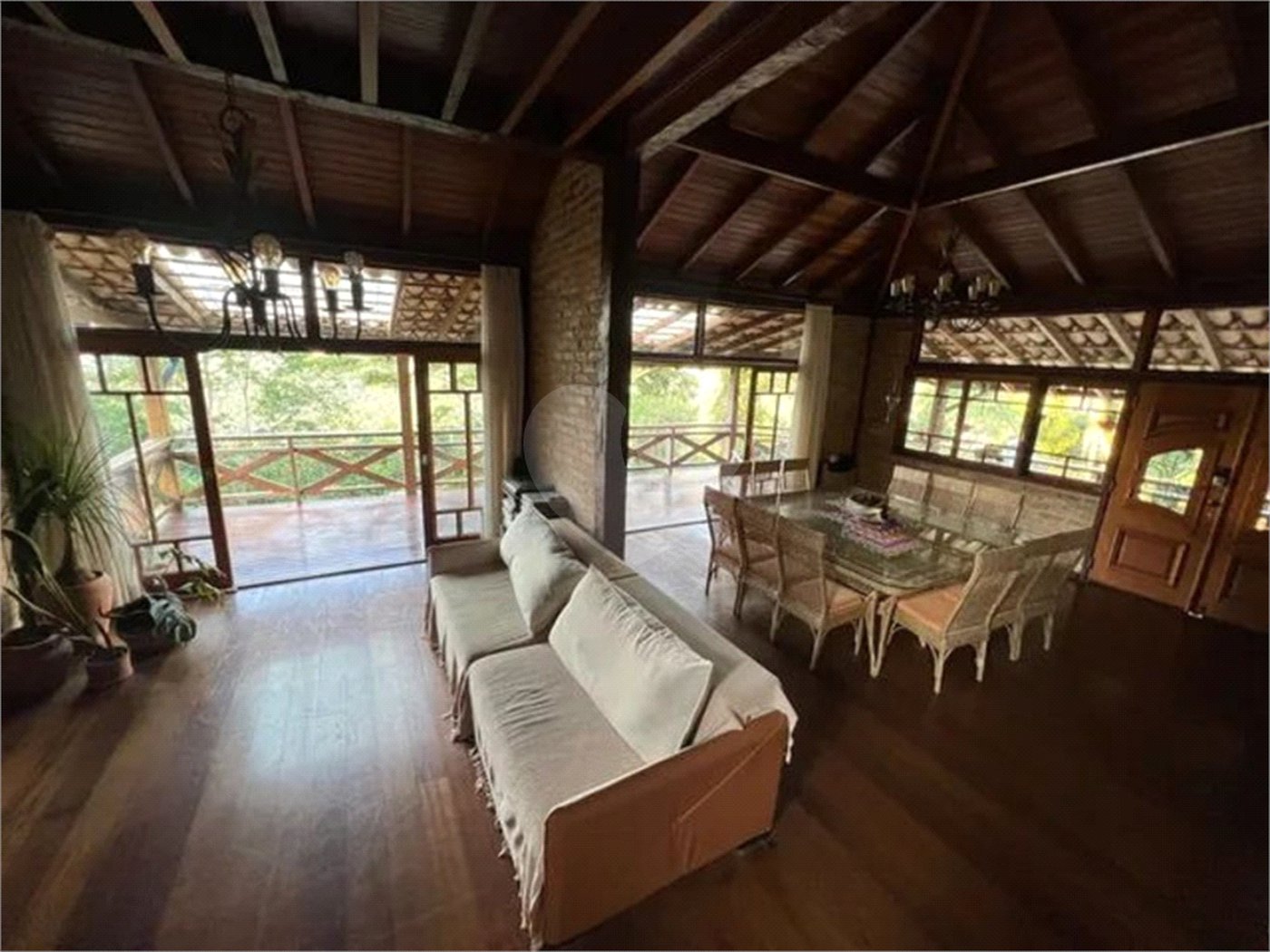 Casa à venda com 3 quartos, sendo 1 suíte,  no condomínio Alpes da Cantareira, Mairiporã - SP