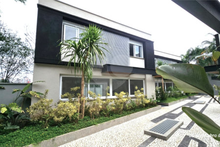 Casa à venda com 4 suítes no condomínio Vila Arese, São Paulo - SP