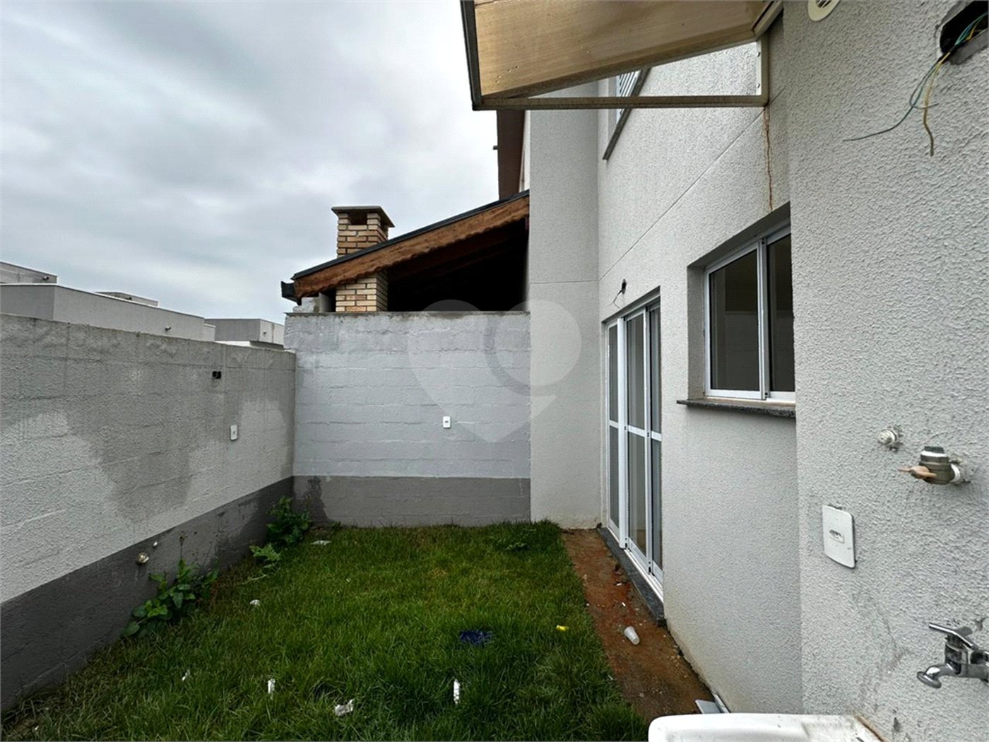 Casa à venda com 2 quartos no condomínio Vila das Paineiras, Suzano - SP