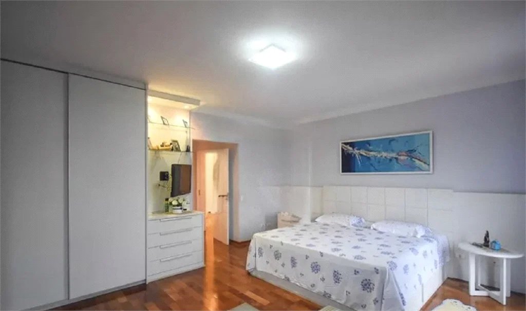 Casa à venda com 5 suítes em Jardim Londrina, São Paulo, SP