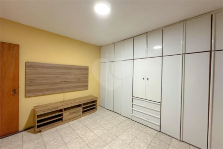 Casa para alugar com 3 quartos, sendo 1 suíte, em Vila Anglo Brasileira, São Paulo, SP