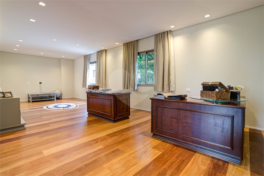 Casa à venda com 5 suítes em Jardim Cordeiro, São Paulo, SP