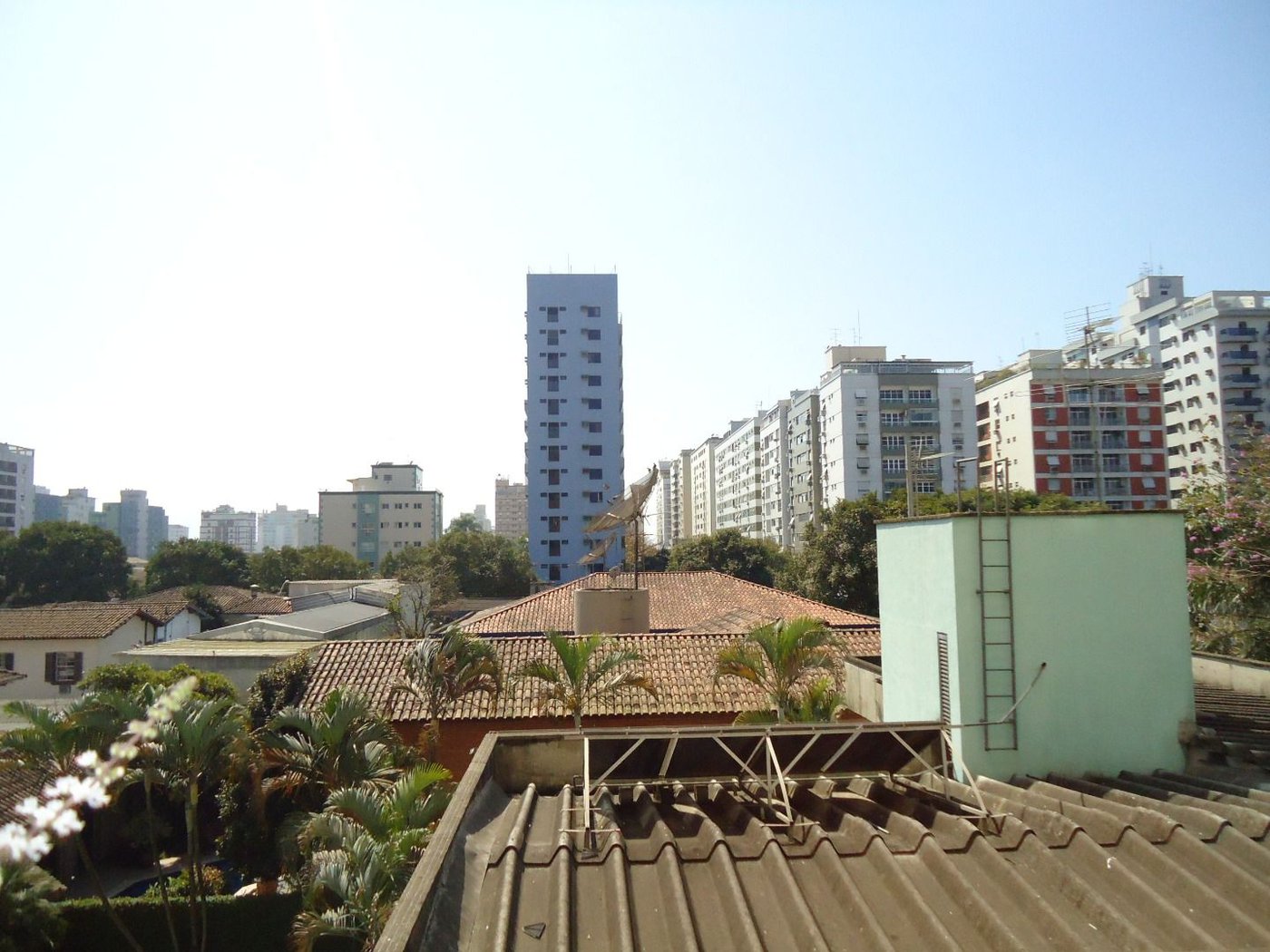 Apartamento Amplo a Apenas 120 Metros da Praia – Localização Privilegiada na Ponta da Praia!