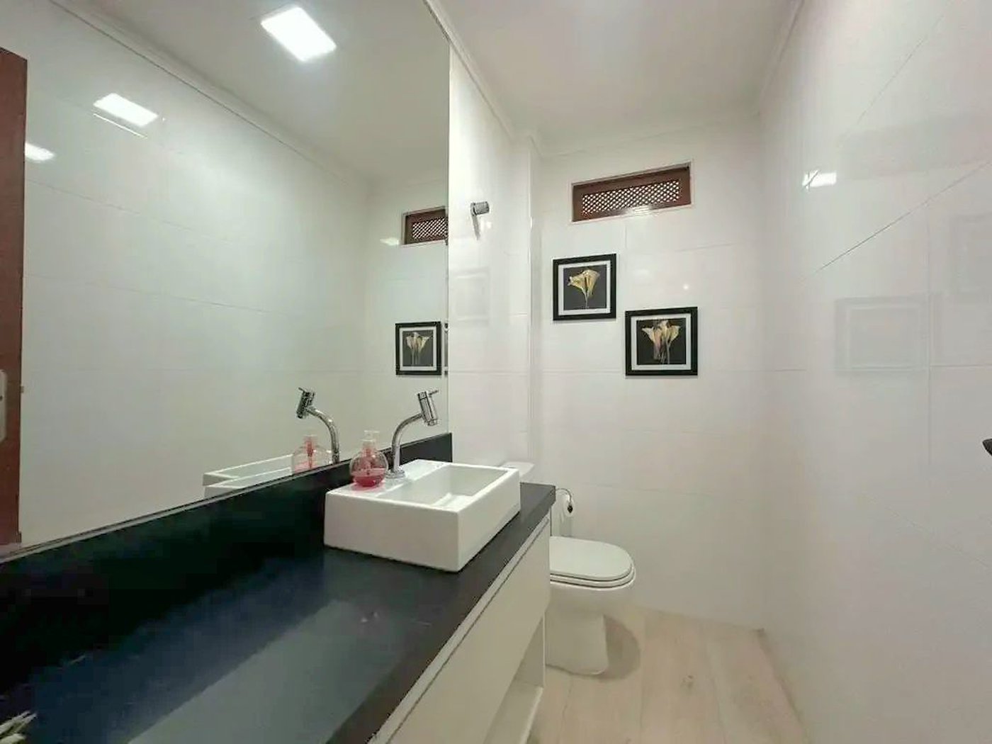 Apartamento perto da praia com 4 dormitórios à venda, 184 m² por R$ 980.000 - Gonzaga - Santos/SP