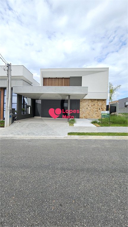 Casa à venda com 4 quartos, sendo 2 suítes, no condomínio Reserva Aruanã, São José dos Campos - SP