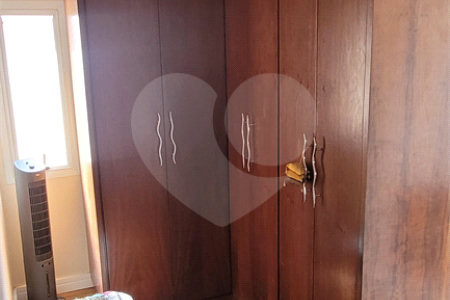 Sobrado à venda com 4 quartos, sendo 3 suítes, em Brooklin Paulista, São Paulo, SP