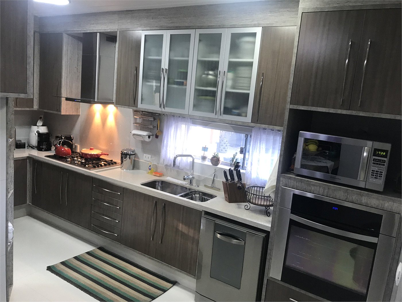 Sobrado à venda com 3 quartos, sendo 1 suíte, em Jardim Petrópolis, São Paulo, SP