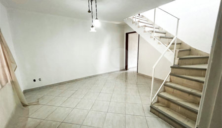 Sobrado à venda com 3 quartos, sendo 1 suíte, em Jardim Santa Emília, São Paulo, SP