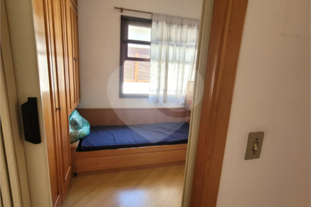 Sobrado à venda com 3 quartos, sendo 1 suíte, em Jardim da Glória, Cotia, SP