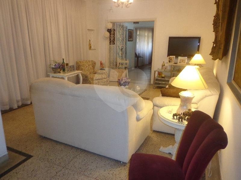 Sobrado à venda com 3 quartos, sendo 2 suítes, em Indianópolis, São Paulo, SP