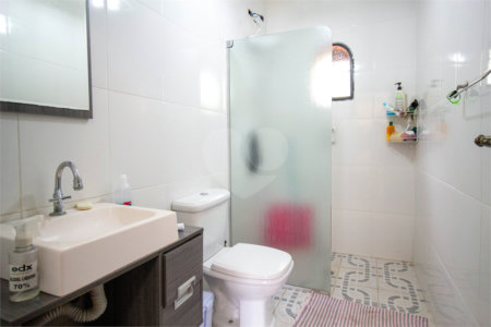 Casa à venda ou para alugar com 5 quartos, sendo 2 suítes, no condomínio Restinga Verde, São Roque - SP