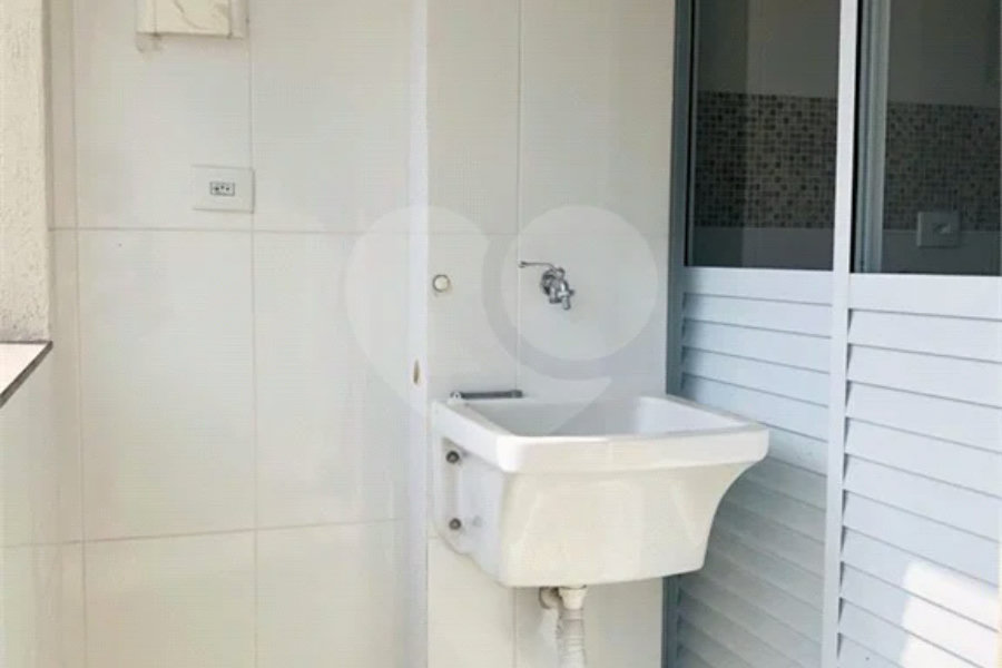 Casa à venda com 2 quartos no condomínio Sem Nome, São Paulo - SP