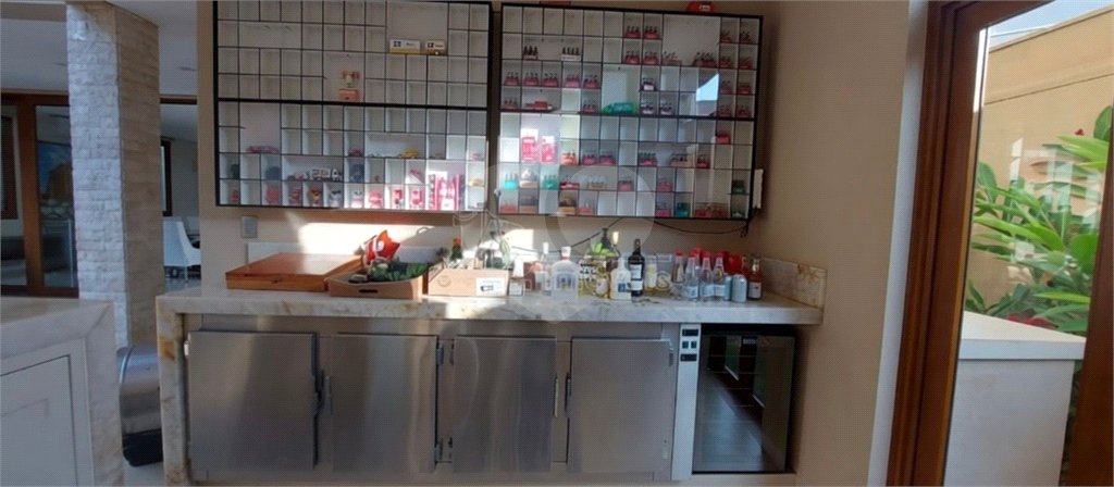 Casa à venda com 5 quartos, sendo 4 suítes, no condomínio Portal dos Oitis, Araraquara - SP
