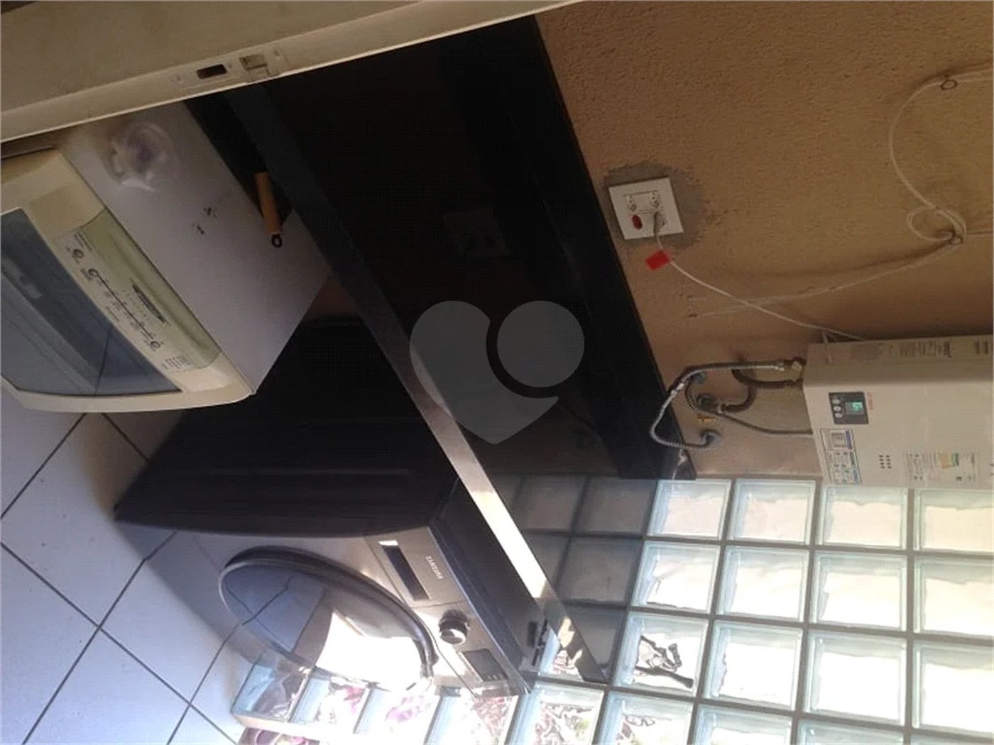 Casa à venda com 3 quartos, sendo 1 suíte, no condomínio Village Jardim Versailles, Jundiaí - SP