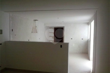 Casa à venda com 4 suítes em Vila Cordeiro, São Paulo, SP