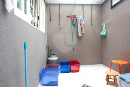 Casa à venda com 3 quartos, sendo 1 suíte,  no condomínio Residencial Villagio, São Paulo - SP