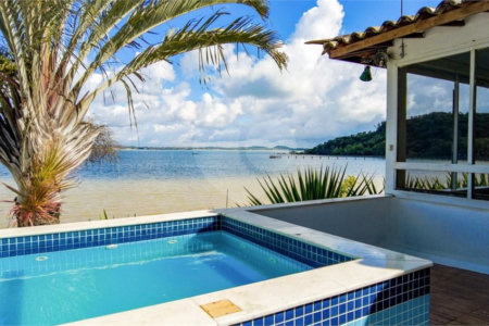 Resort à venda em Manguinhos, Armação dos Búzios em Frente mar!