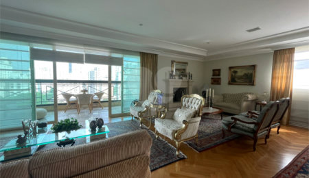 Apartamento à venda com 3 suítes em Campo Belo, São Paulo, SP