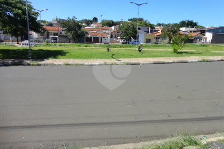 Casa à venda com 2 quartos em Vila Bissoto, Valinhos, SP