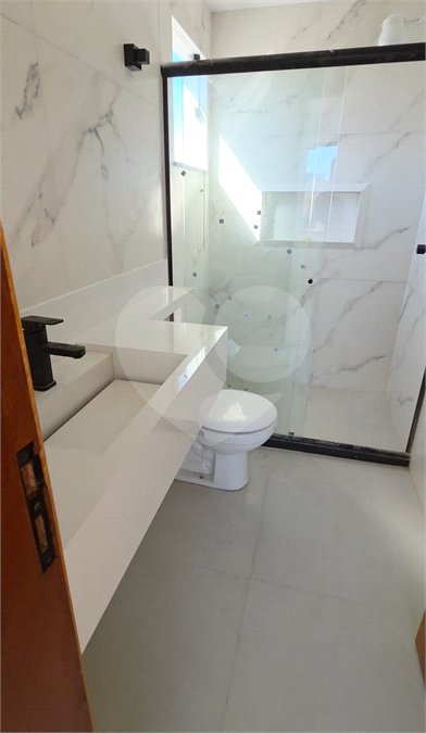 Casa à venda com 3 quartos, sendo 2 suítes, em Guriri, Cabo Frio, RJ