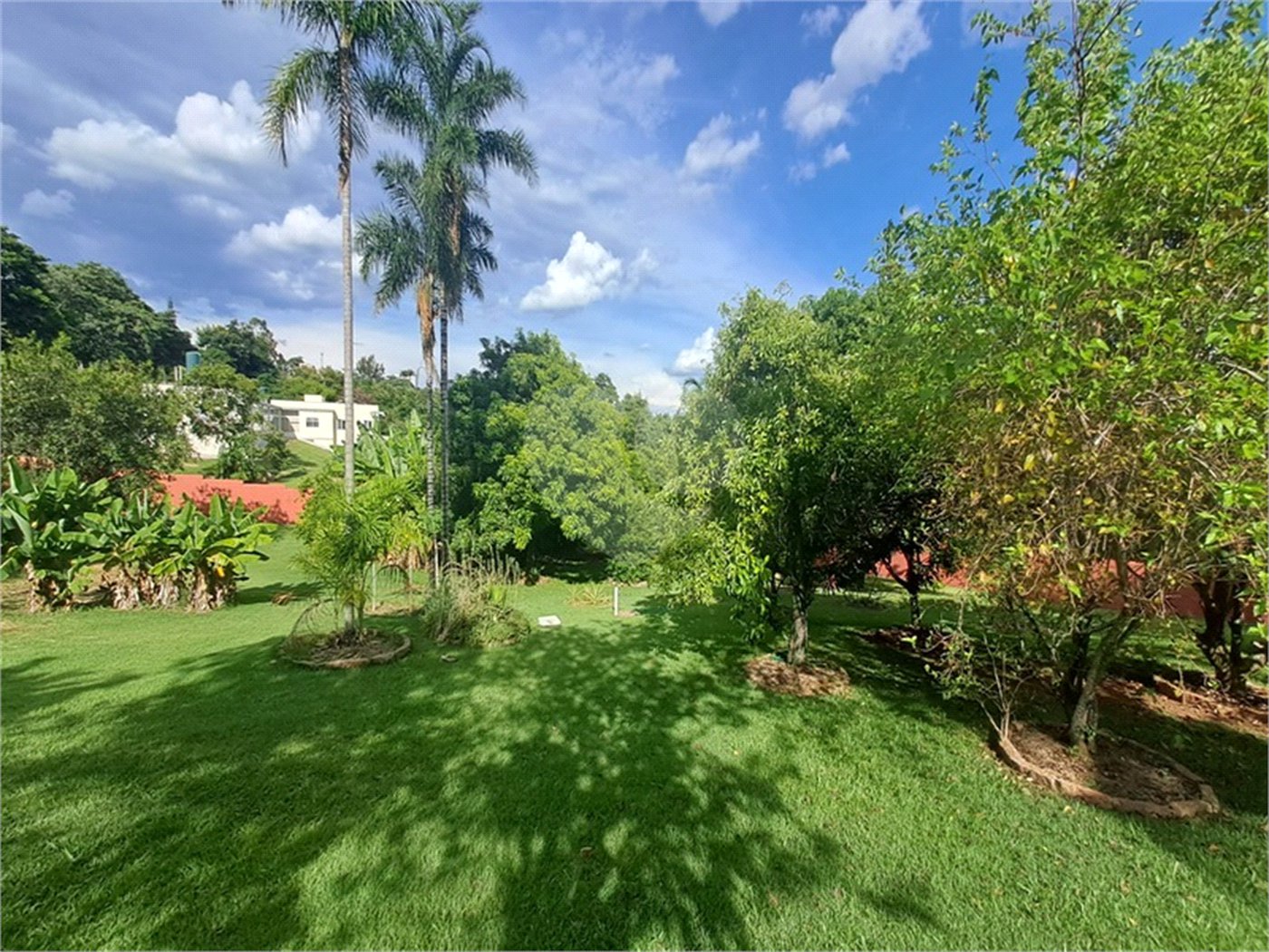 Casa à venda com 3 quartos, sendo 1 suíte, no condomínio Residencial Vale das Laranjeiras, Indaiatuba - SP