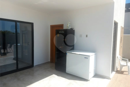 Casa à venda com 4 quartos, sendo 3 suítes, em Ogiva, Cabo Frio, RJ