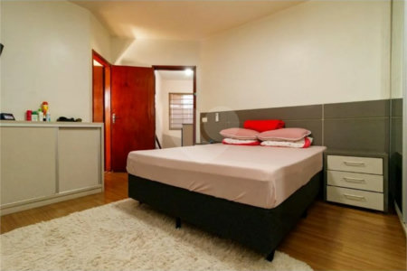 Sobrado à venda com 3 quartos, sendo 1 suíte, em Vila Gustavo, São Paulo, SP
