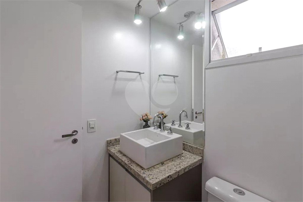 Apartamento à venda com 2 quartos, sendo 1 suíte,  em Vila Andrade, São Paulo, SP