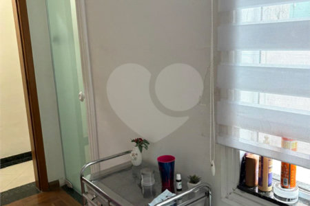 Casa à venda com 4 suítes em Vila Lavínia, Mogi das Cruzes, SP