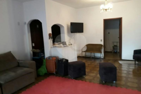 Sobrado à venda com 4 quartos em Brooklin Paulista, São Paulo, SP