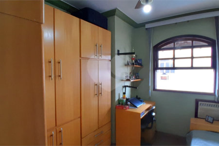 Casa à venda com 4 quartos, sendo 1 suíte, em Bangu, Rio de Janeiro, RJ