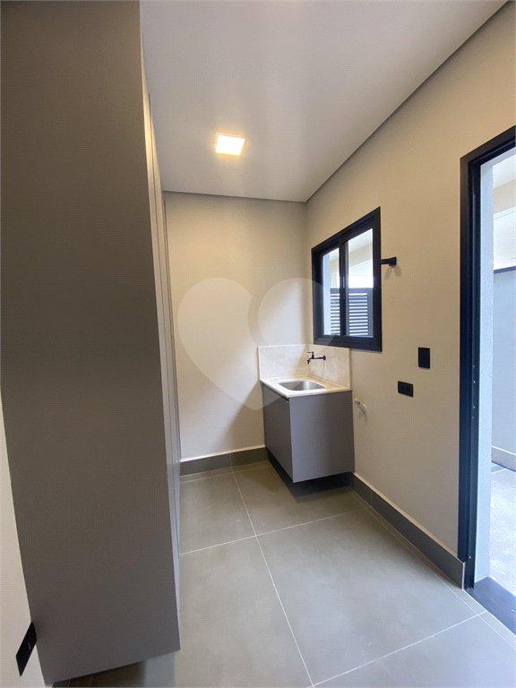Casa à venda com 3 suítes no condomínio Portal dos Bandeirantes, Salto - SP