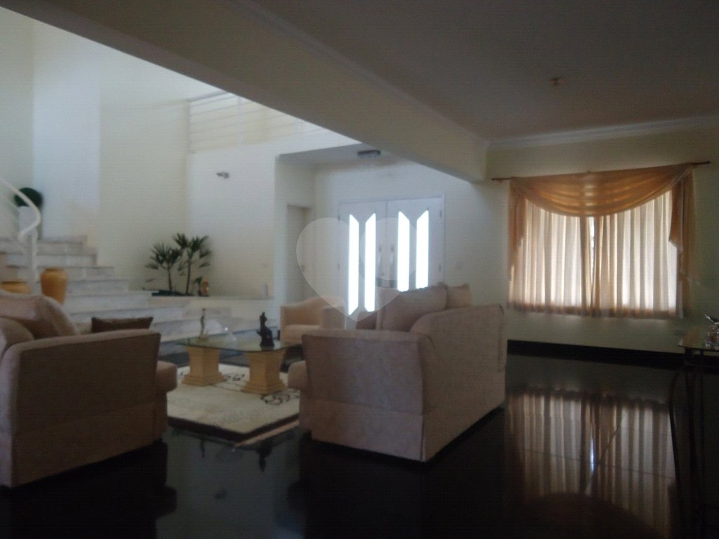 Casa à venda com 6 quartos, sendo 4 suítes,  no condomínio Monte Belo, Salto - SP