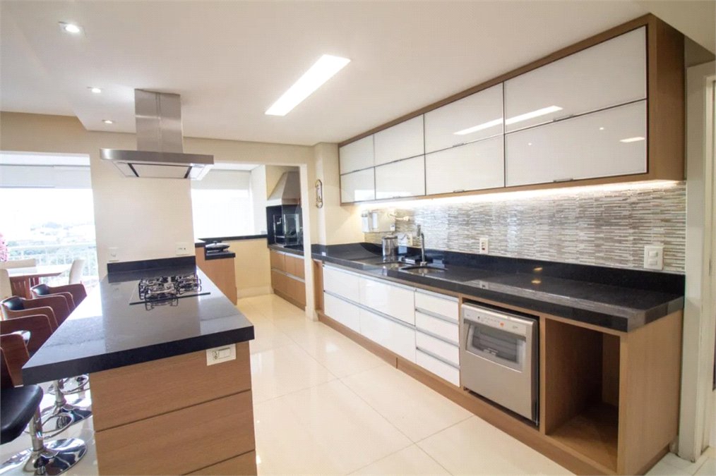 Apartamento à venda com 3 suítes em Jardim Dom Bosco, São Paulo, SP