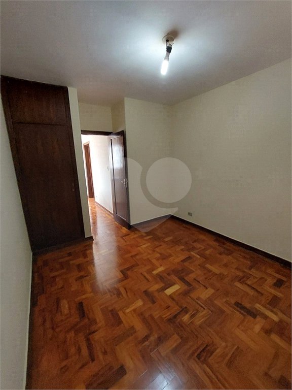 Sobrado à venda com 3 quartos em Vila Gumercindo, São Paulo, SP