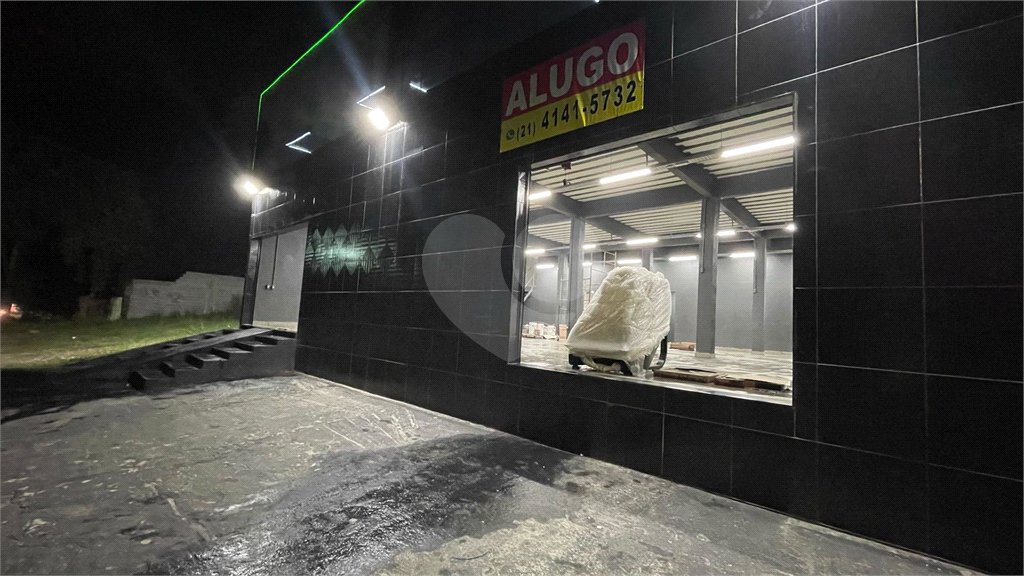 Loja à venda ou para alugar em Santíssimo, Rio de Janeiro, RJ