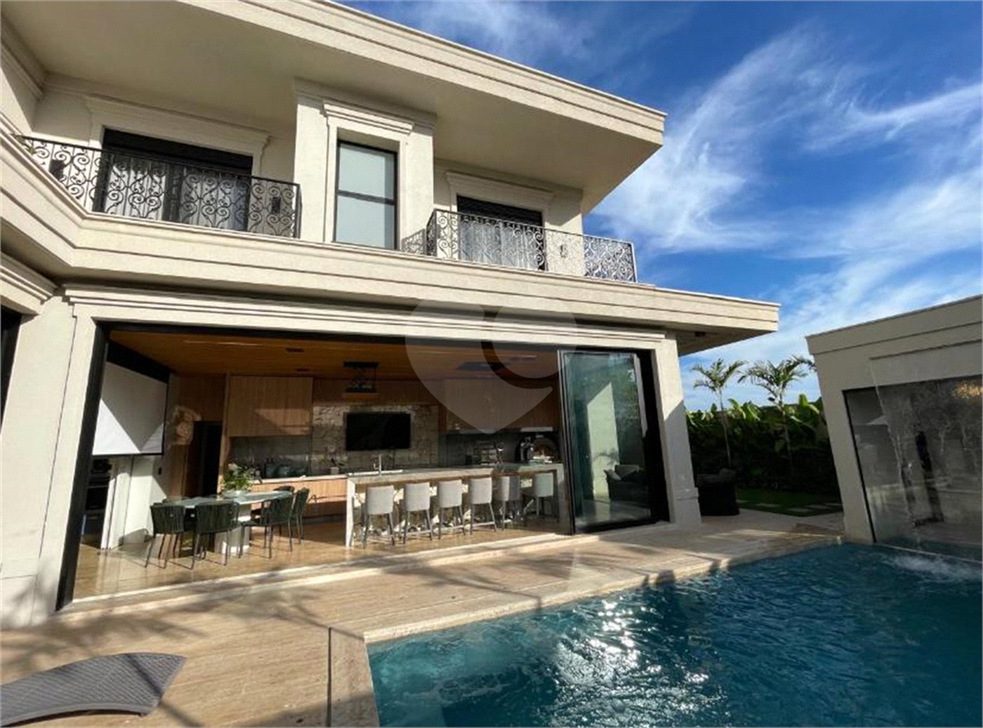 Casa à venda com 4 suítes no condomínio Quinta das Laranjeiras, Araraquara - SP