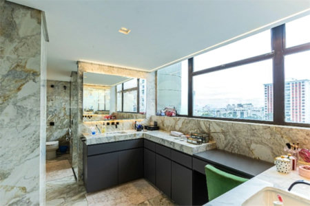 Apartamento à venda com 3 suítes em Vila Suzana, São Paulo, SP