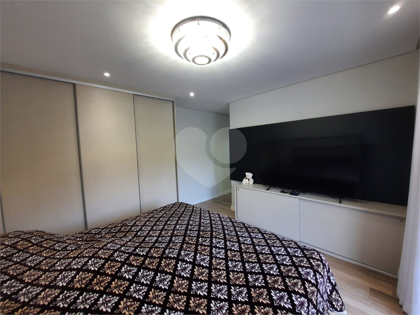Casa à venda com 3 suítes no condomínio Ecovillagio, São Roque - SP