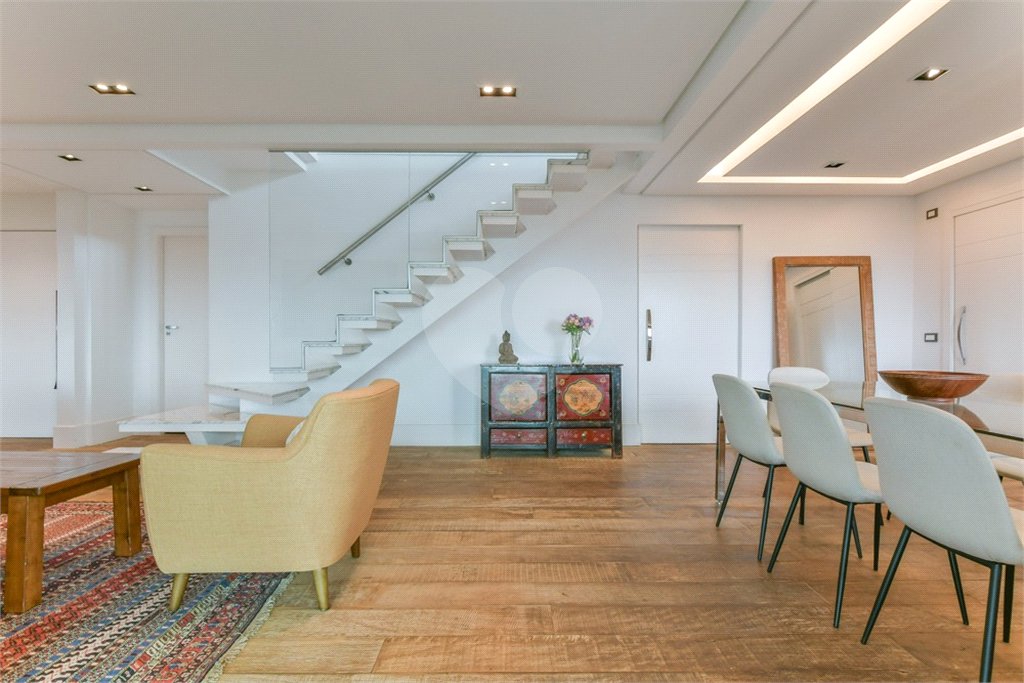 Apartamento à venda com 4 quartos, sendo 2 suítes, em Panamby, São Paulo, SP